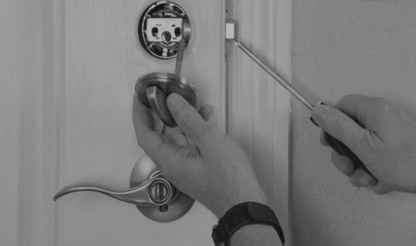 Door lock repair locksmith service icon