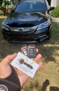 locksmith repairing house lock