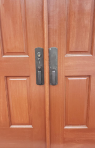 locksmith using lock pick tools